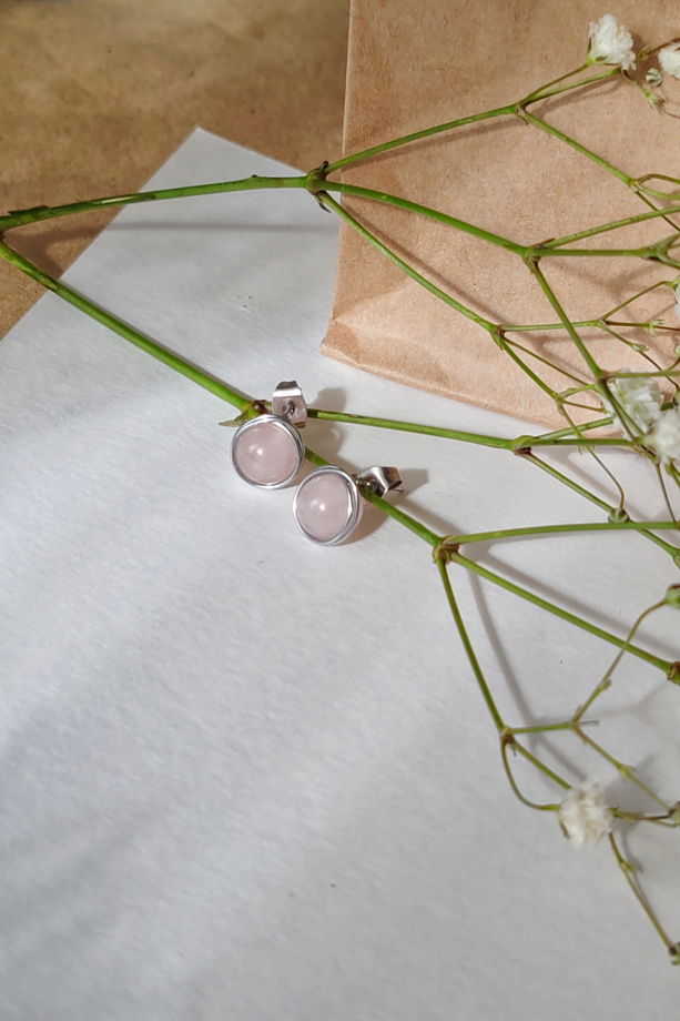 Серьги - пуссеты с розовым кварцем