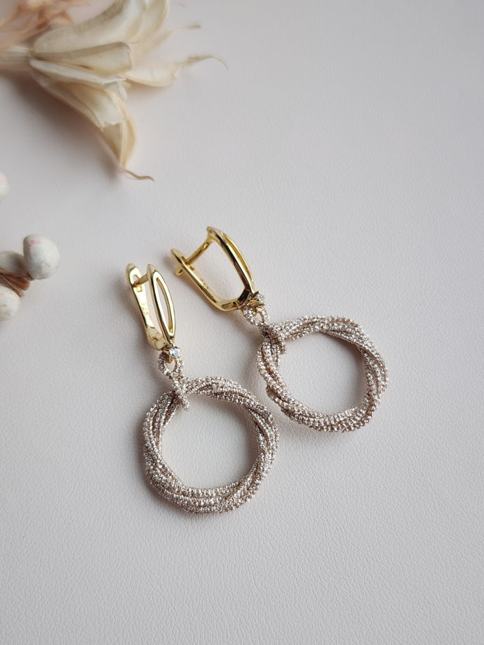 Серьги-кольца плетёные, бежевые серьги фриволите