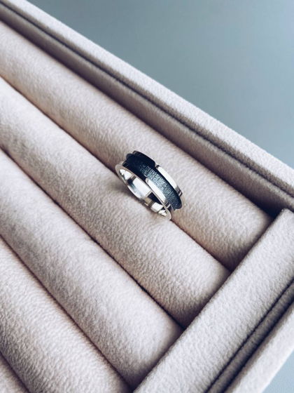 Серебряное кольцо «Prosecco»  с чернением 6мм ручной работы.