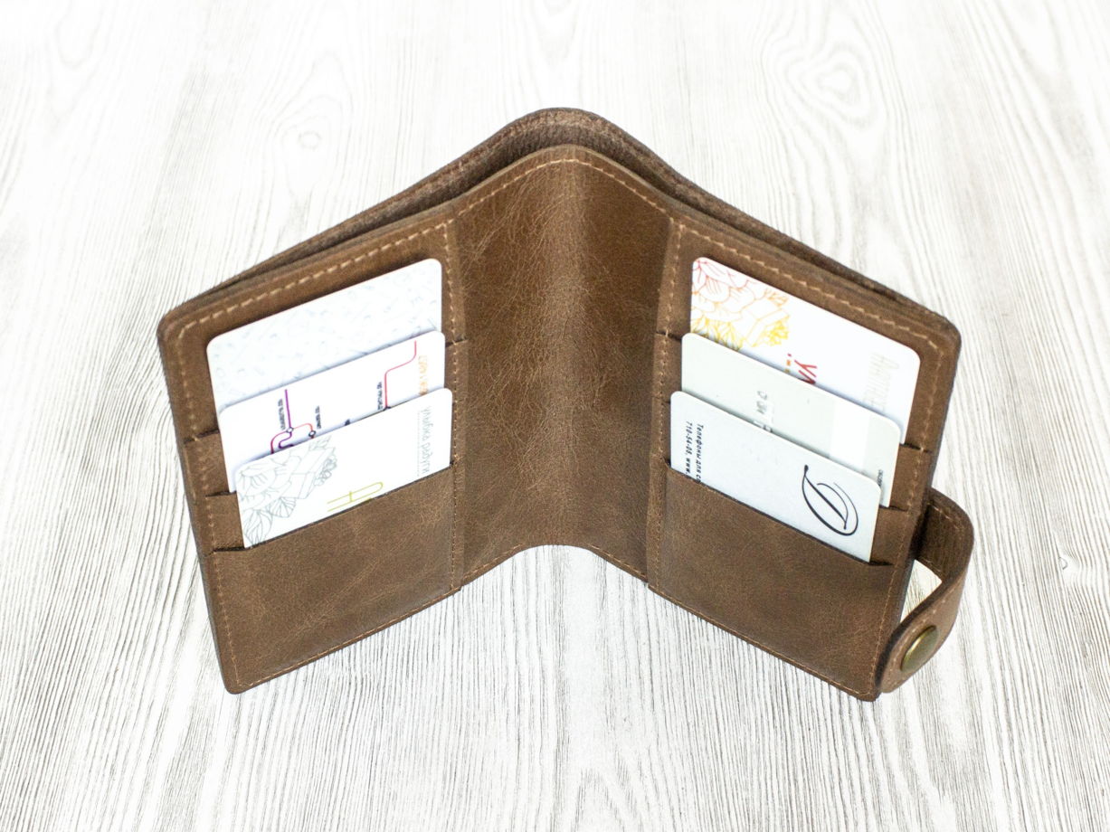Портмоне из натуральной кожи для прав, СТС, банкнот, пластиковых карт, паспорта, страховки. VIRKUNEN