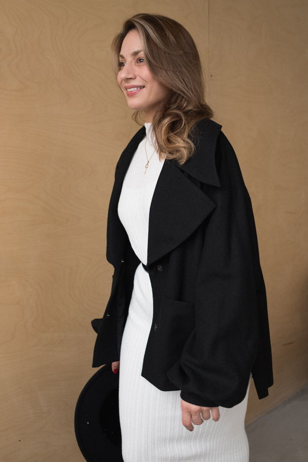 Фланелевое полупальто "МИА" черного цвета с вышивкой