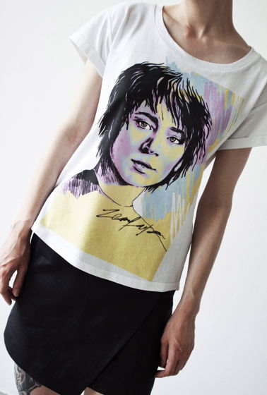 женская футболка прямого силуэта с принтом "ЗЕМФИРА"