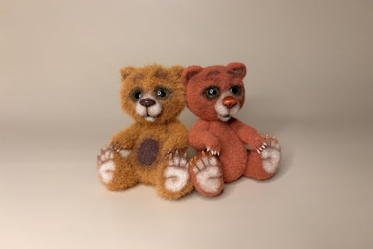 Комплект маленьких вязаных медвежат ручной работы