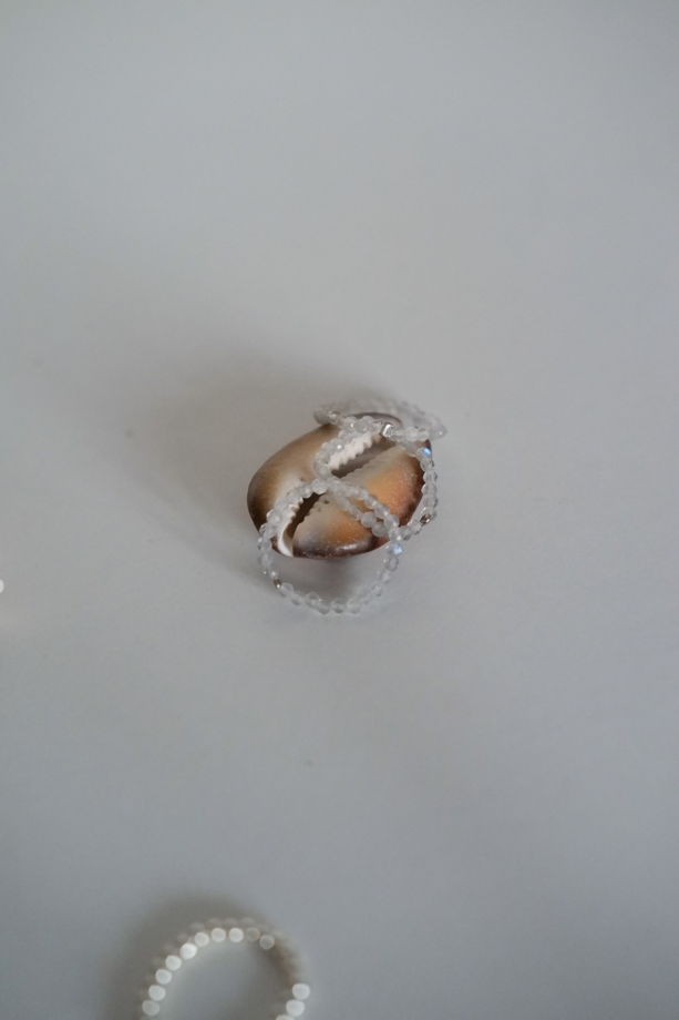 Кольцо из лабрадорита на резинке