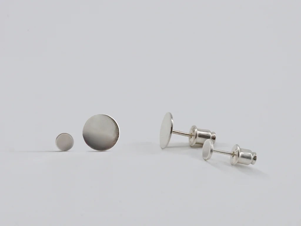 Серебряные малые серьги-пусеты из серии «Bauhaus»