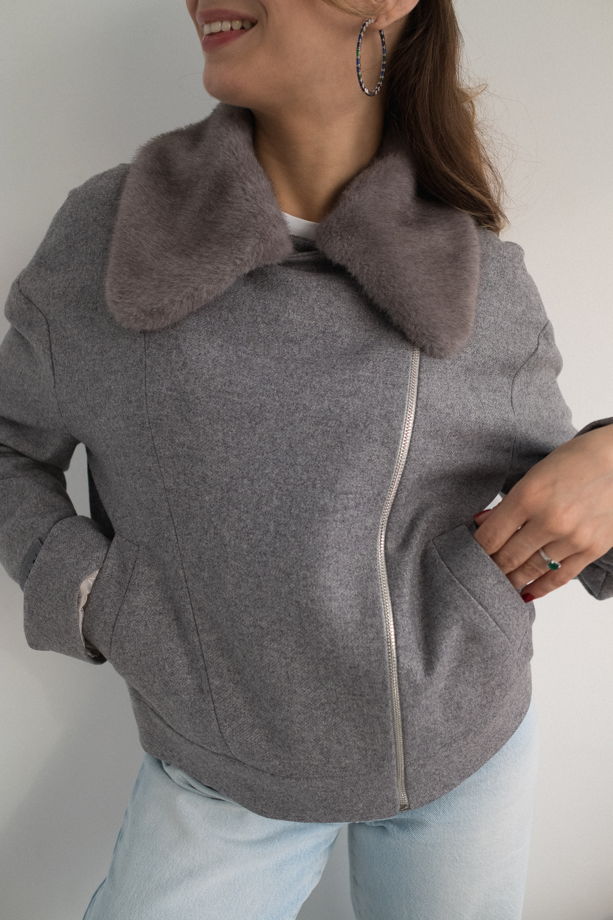 Фланелевое полупальто-косуха "БЭТ" светло-серого цвета с вышивкой