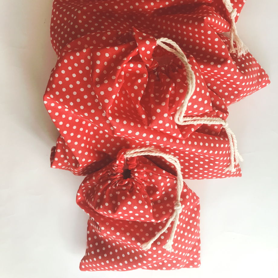 Хлопковый мешочек для хранения и упаковки подарков "Красный горошек"