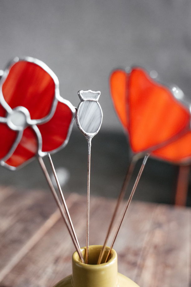 Букет маков из стекла в технике Тиффани