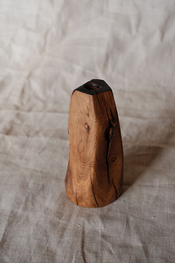 Ваза высокая дубовая