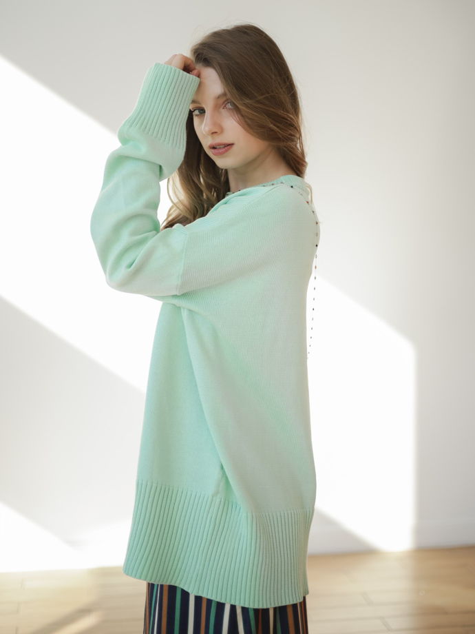 Свитер в мятном цвете