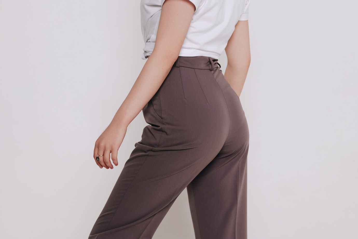 Коричневые укороченные женские брюки Fugloy Cocoa