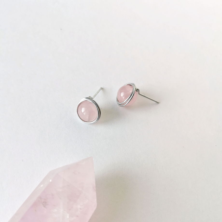 Серьги - пуссеты с розовым кварцем