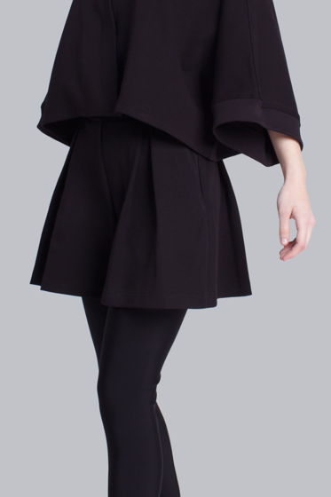 Черные шорты-юбка из плотного хлопкового трикотажа
