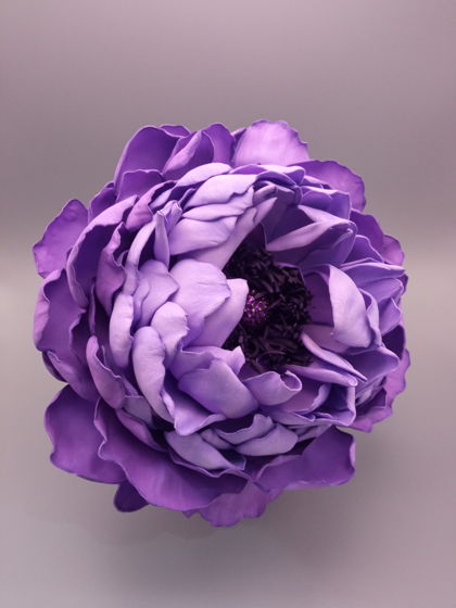 Большая брошь-пион в фиолетовых оттенках из фоамирана