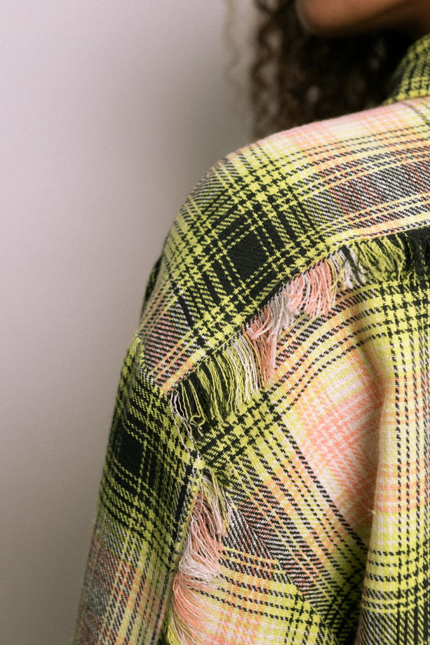 Рубашка изо льна с бахромой