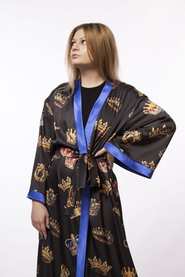 Кимоно из шёлковой ткани короны