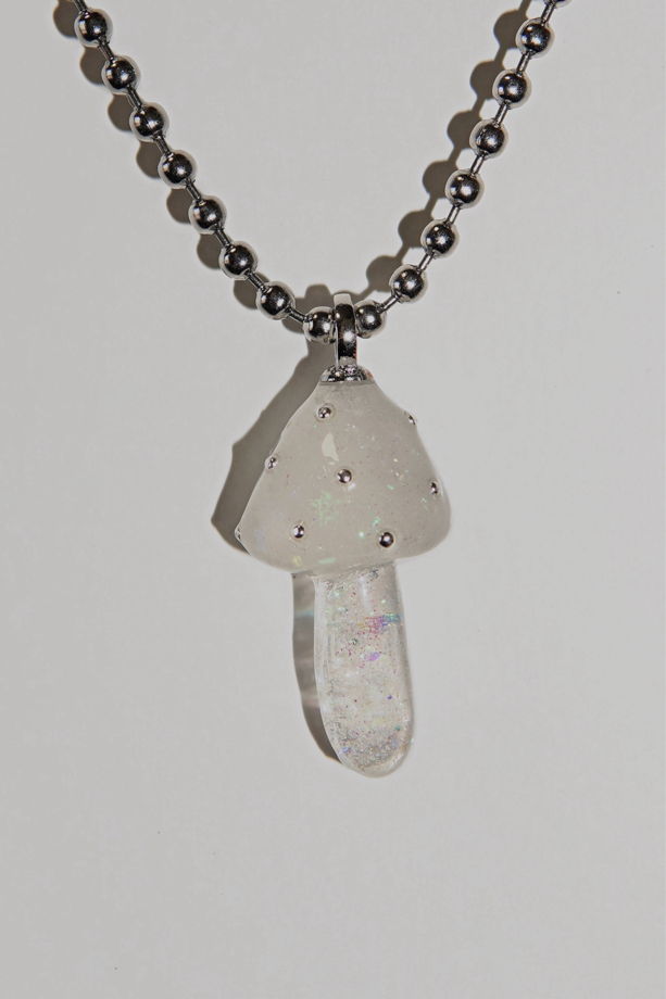Прозрачный, сияющий кулон-гриб ручной работы «Лидия»