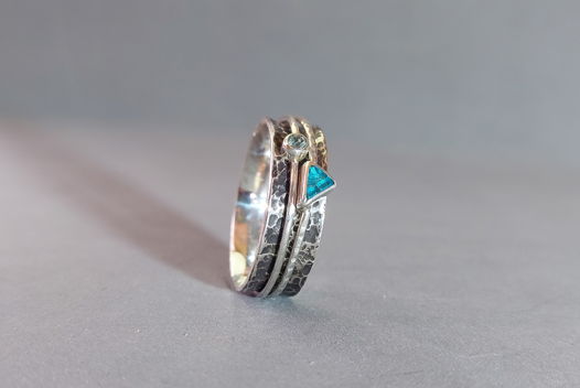 Серебряное кольцо-антистресс с апатитами "Море волнуется", размер на заказ
