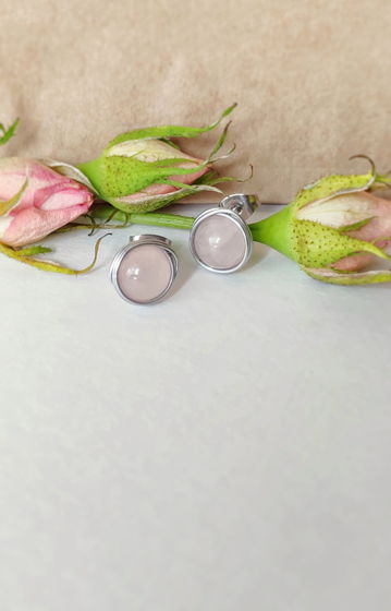 Серьги - пуссеты с розовым кварцем