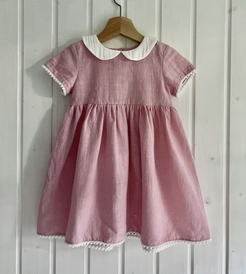Розовое хлопковое платье с белым воротничком для девочек