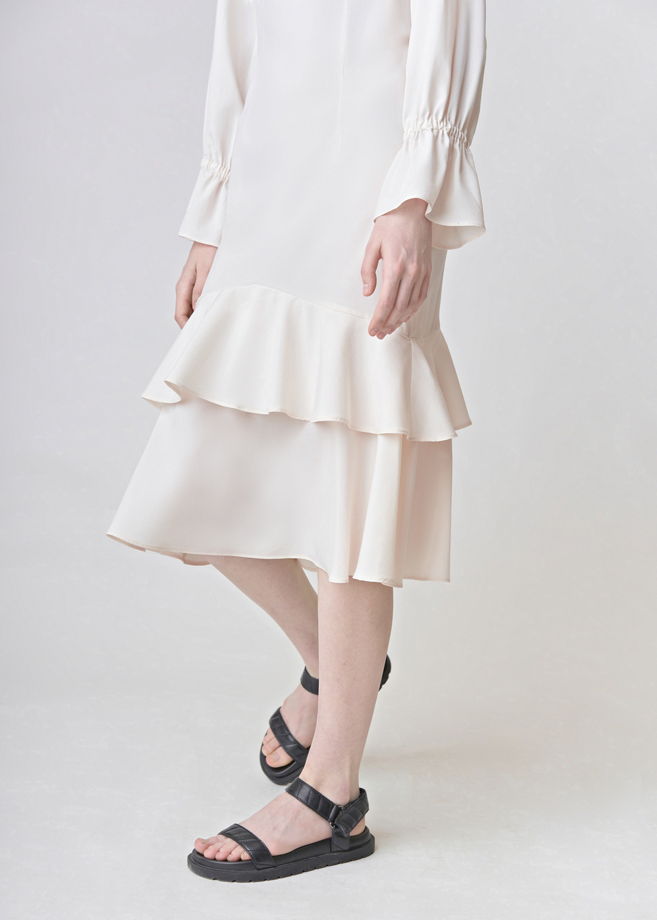 Белое платье FOS Clothes с воланами