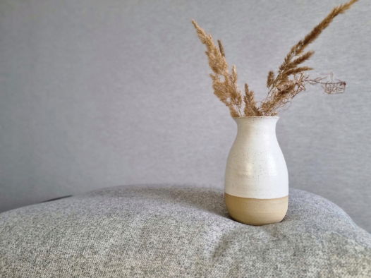 Керамическая ваза ручной работы из коллекци White
