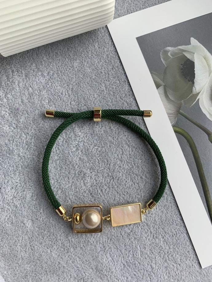 Браслет с жемчугом Майорка и натуральным перламутром «Зимний вечер»