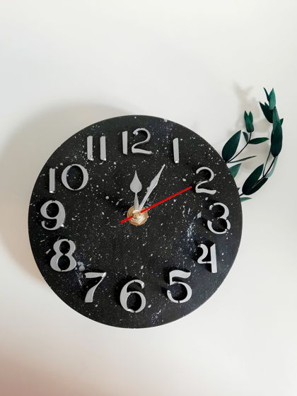 Часы ручной работы из гипса "Космос" чёрные, диаметр 15 см