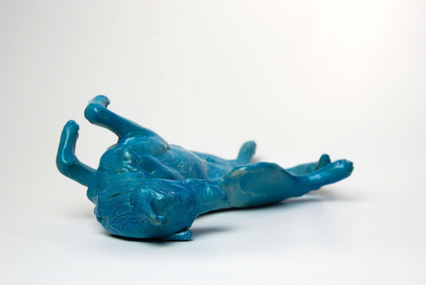 Спящая собака статуэтка