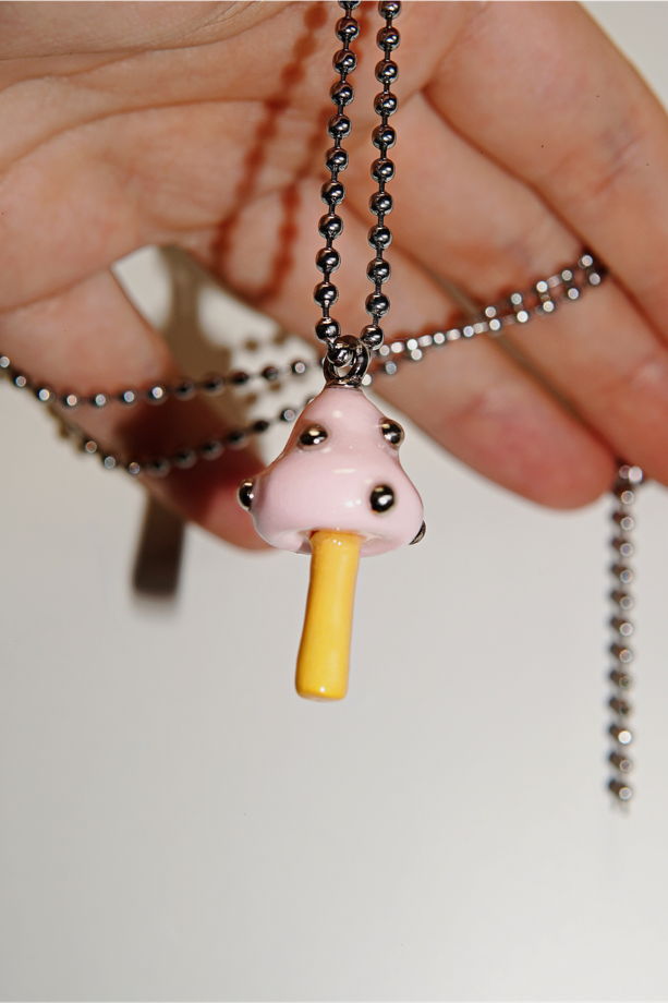 Разноцветный кулон-гриб ручной работы «Лим»