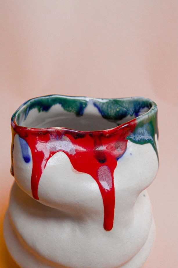 Керамическая ваза из белого полуфарфора, покрытая красной, зеленой, синей глазурью ручной работы