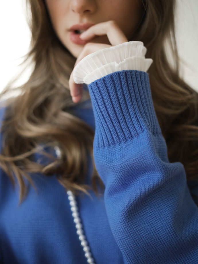 Свитер синий с воротником