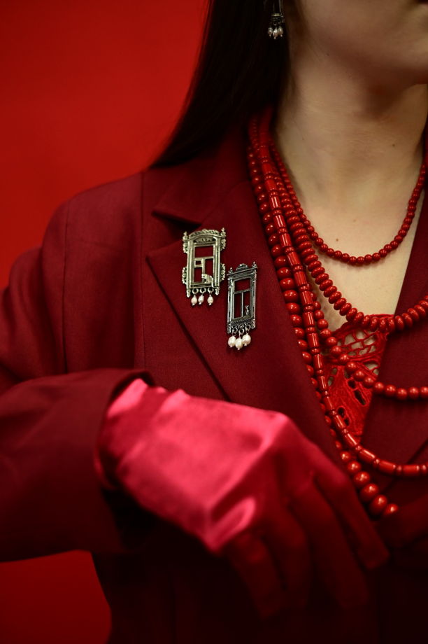 Брошь "Оконце" из мельхиора