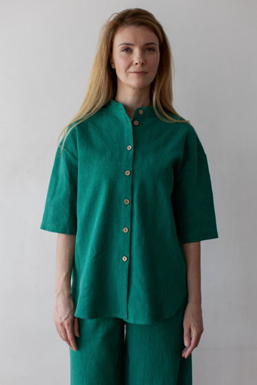 Ярко-зеленая рубашка из плотной крапивы оверсайз