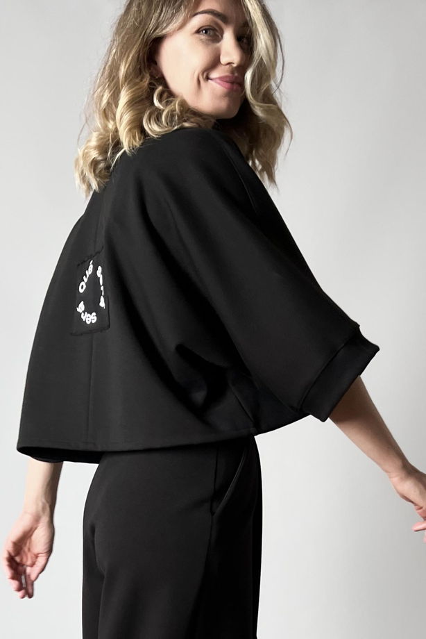 Укороченный кардиган-кимоно из плотного трикотажа