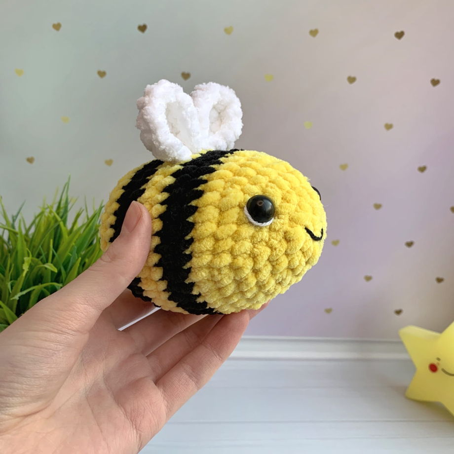 Плюшевая пчёлка - авторская игрушка ручной работы
