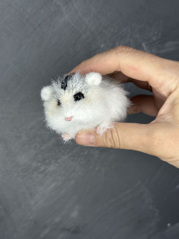 Вязаная игрушка реалистичный хомячок на заказ