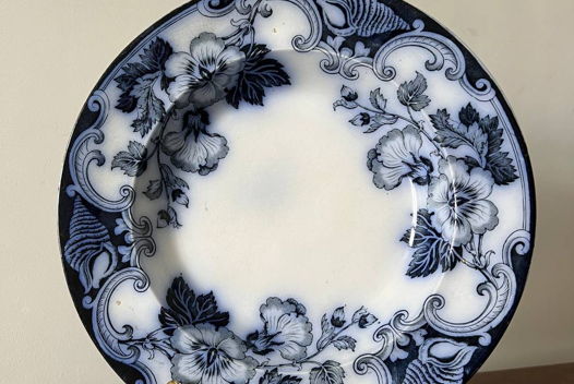 Тарелка антикварная фаянс