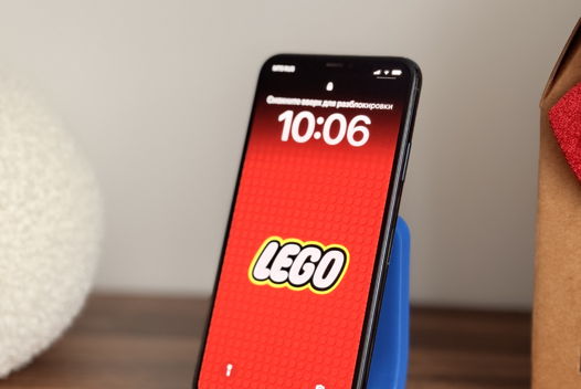 Подставка для телефона «Lego».
