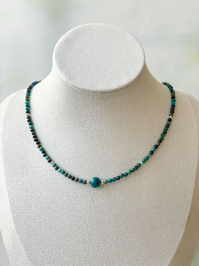 Чокер из хризоколлы