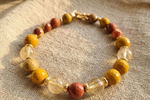 Браслет из яшмы и золотистого рутилового кварца Волос Венеры