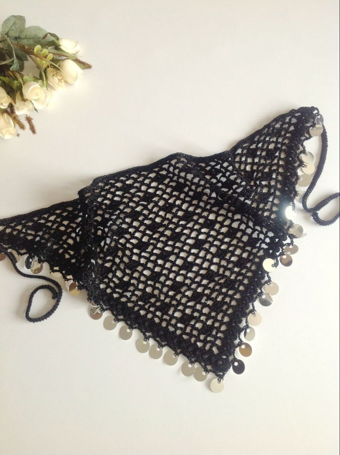 Косынка вязаная с пайетками чёрная
