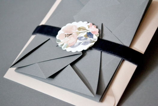 Пригласительные в конвертах оригами