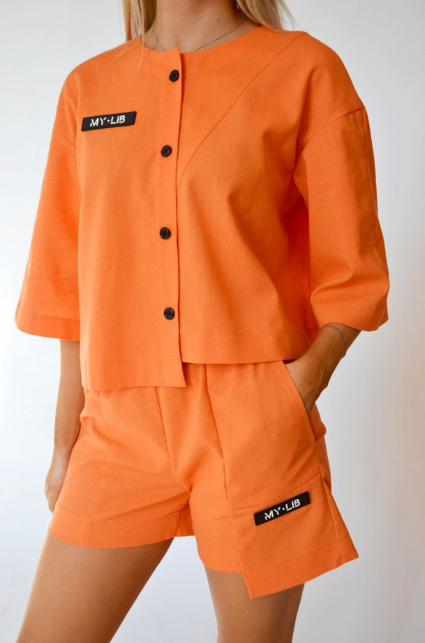 Льняной костюм ROYAL блуза и шорты в цвете апельсин