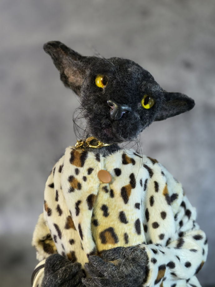 Интерьерная войлочная игрушка "Кошечка Анфиса"