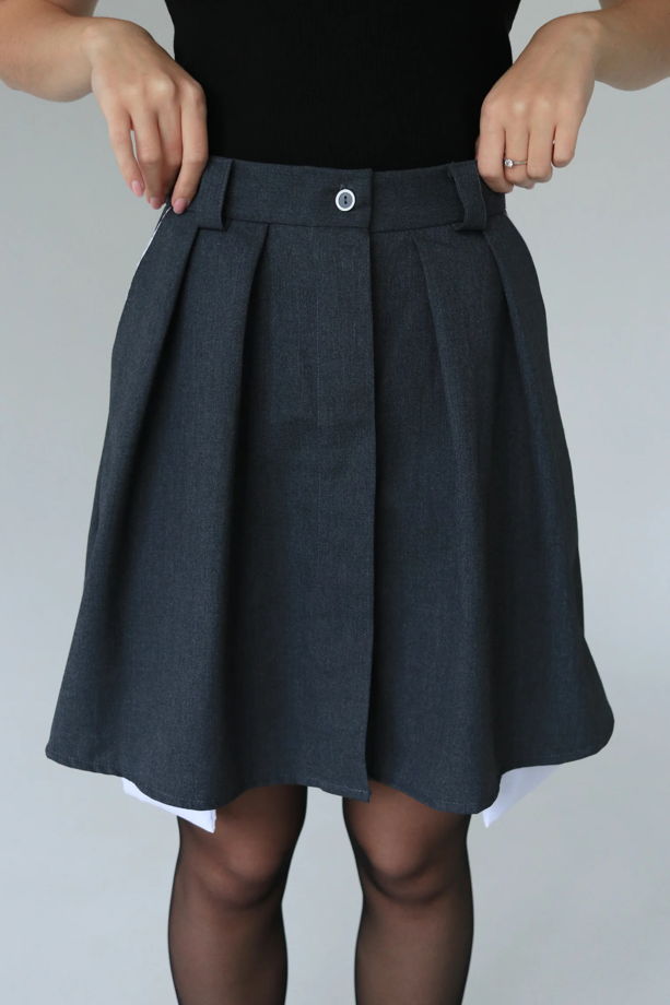 Женская графитовая юбка с удлиненными карманами