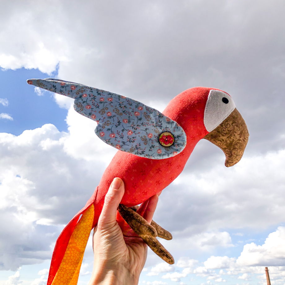 Текстильная игрушка птица "Попугай Ара"