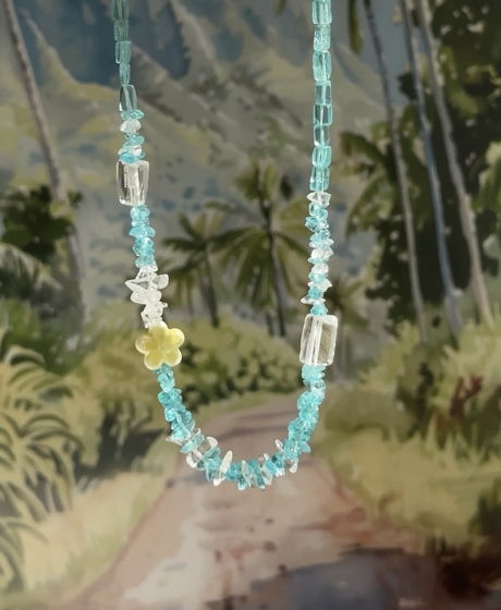 Колье с апатитом и горным хрусталем BLUE HAWAII