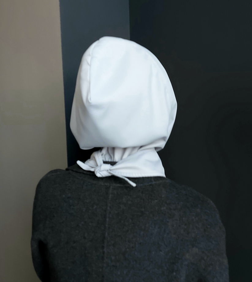 Косынка женская на голову с козырьком непромокаемая из хлопковой плащевой ткани ручной работы