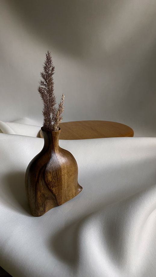 Мини ваза интерьерная из древесины офрама.